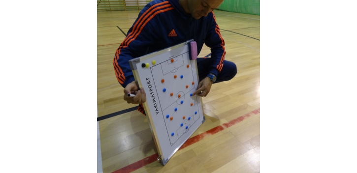 Tablica taktyczna do piłki nożnej 60 x 45 z magnesami